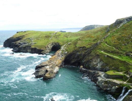 Castello di Tintagel Cornovaglia con bambini