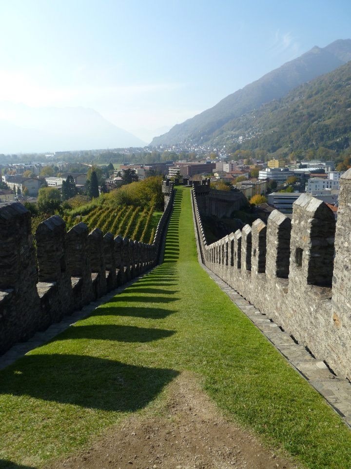 Le meravigliose mura di Castelgrande I castelli di Bellinzona con bambini