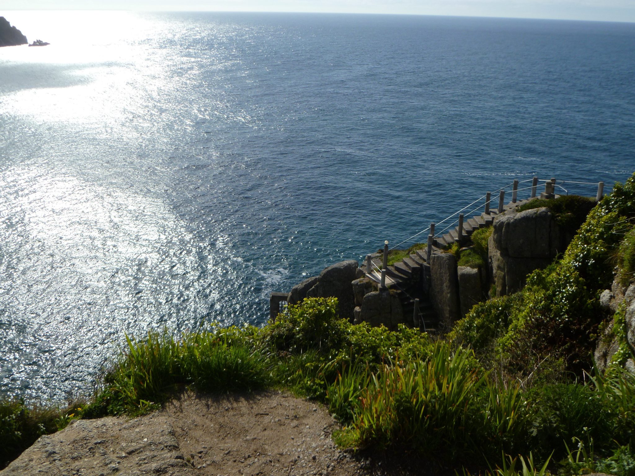 La costa vicino a Minack Theatre Cornovaglia costa