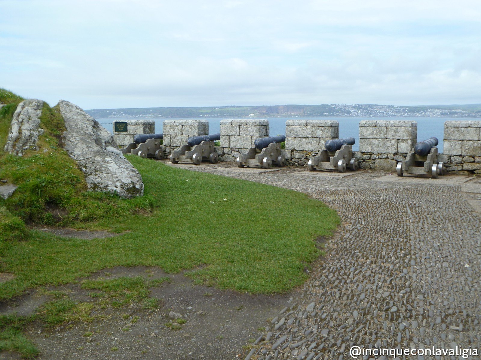 St. Michael's Mount i cannoni Cornovaglia on the road in famiglia