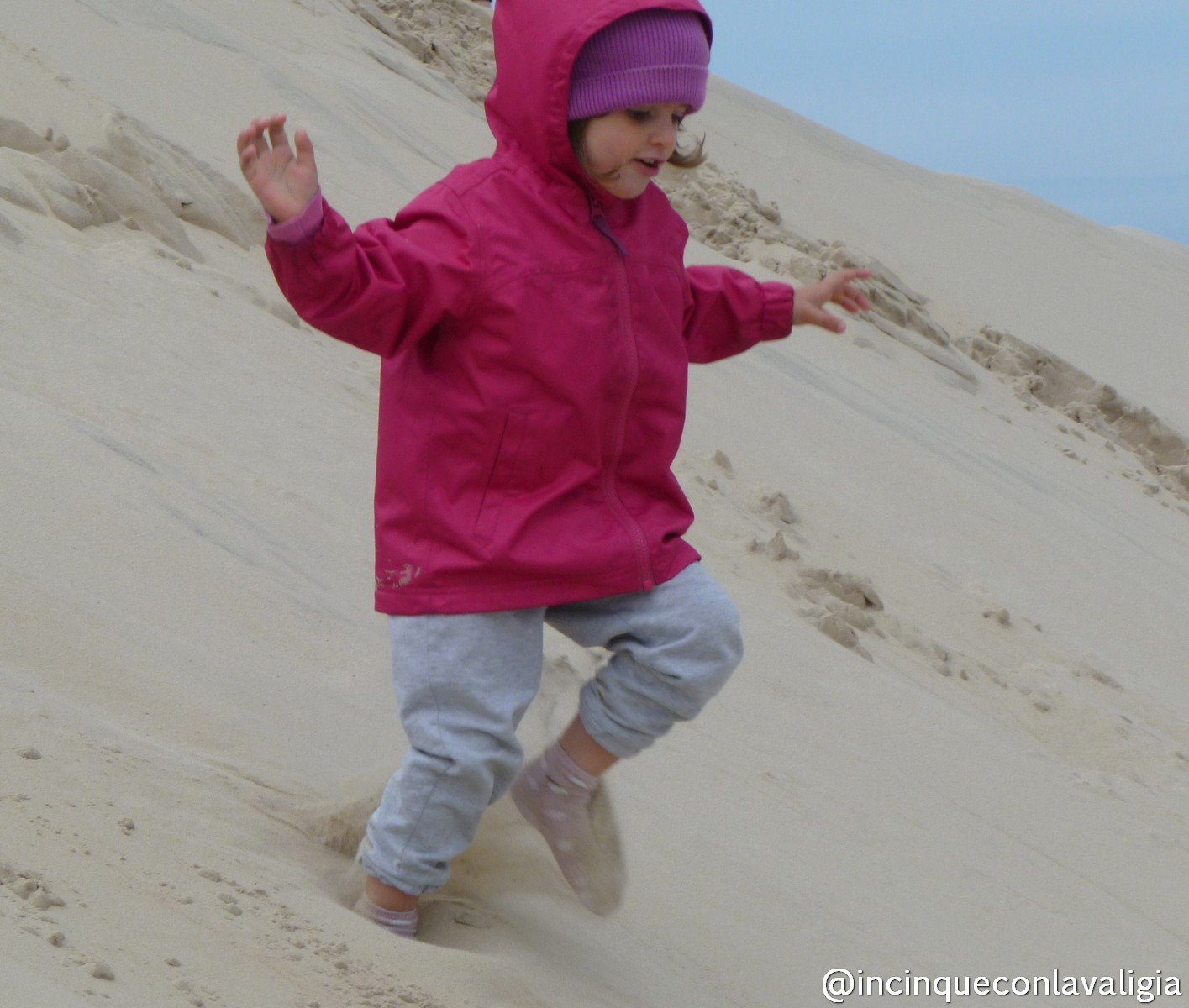 Correre sulle dune di sabbia in Danimarca Danimarca con bambini