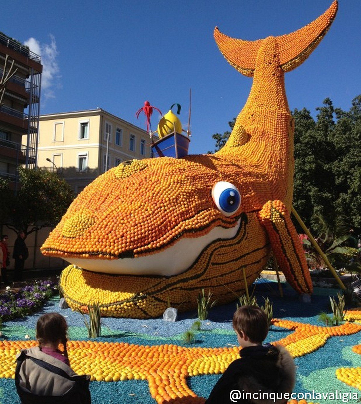 Festa dei limoni a Mentone con bambini Fête du citron a Mentone