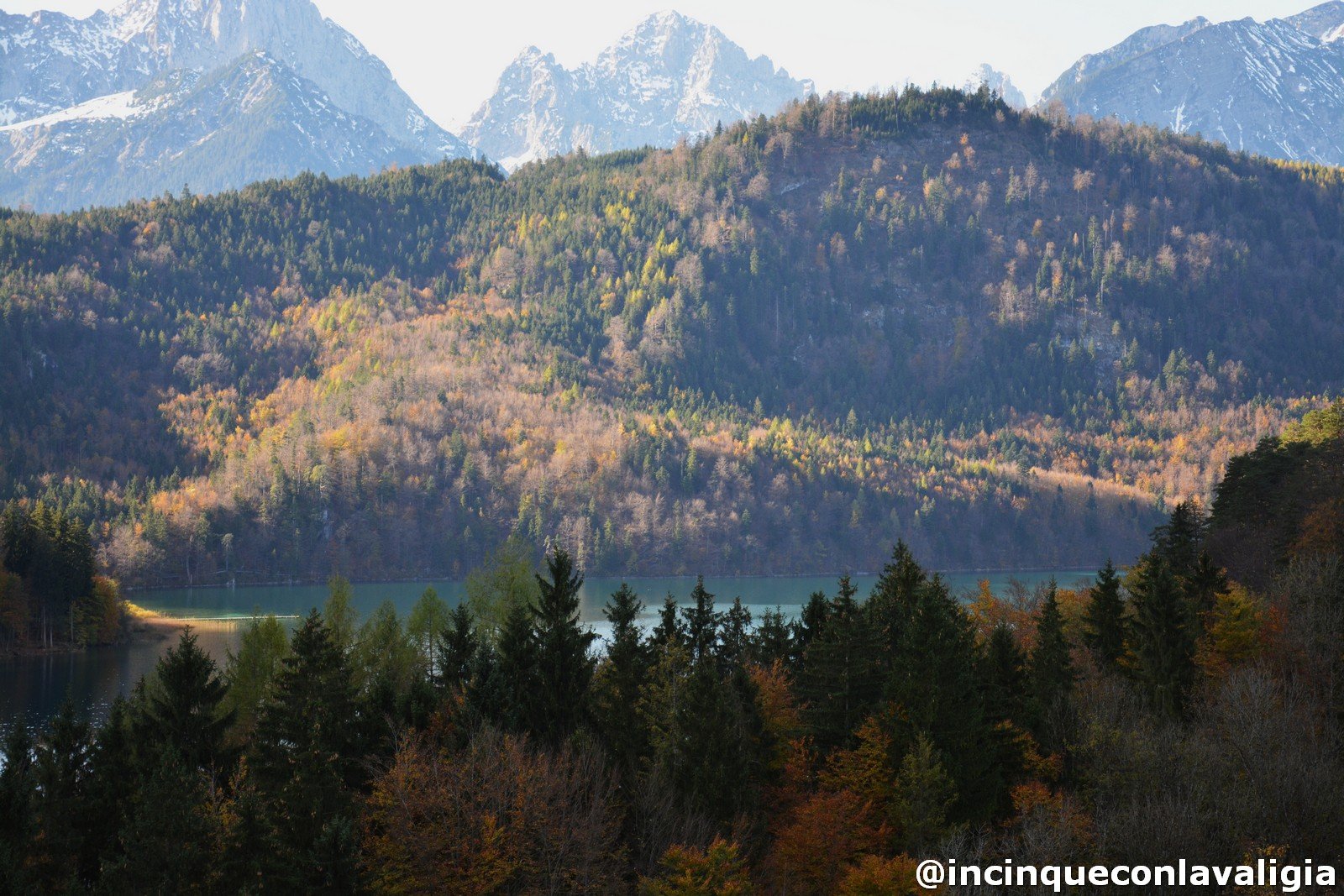 Neuschwanstein Baviera in autunno Neuschwanstein con bambini