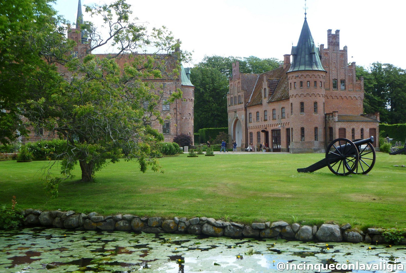Il castelo di Egeskov Il castello di Egeskov