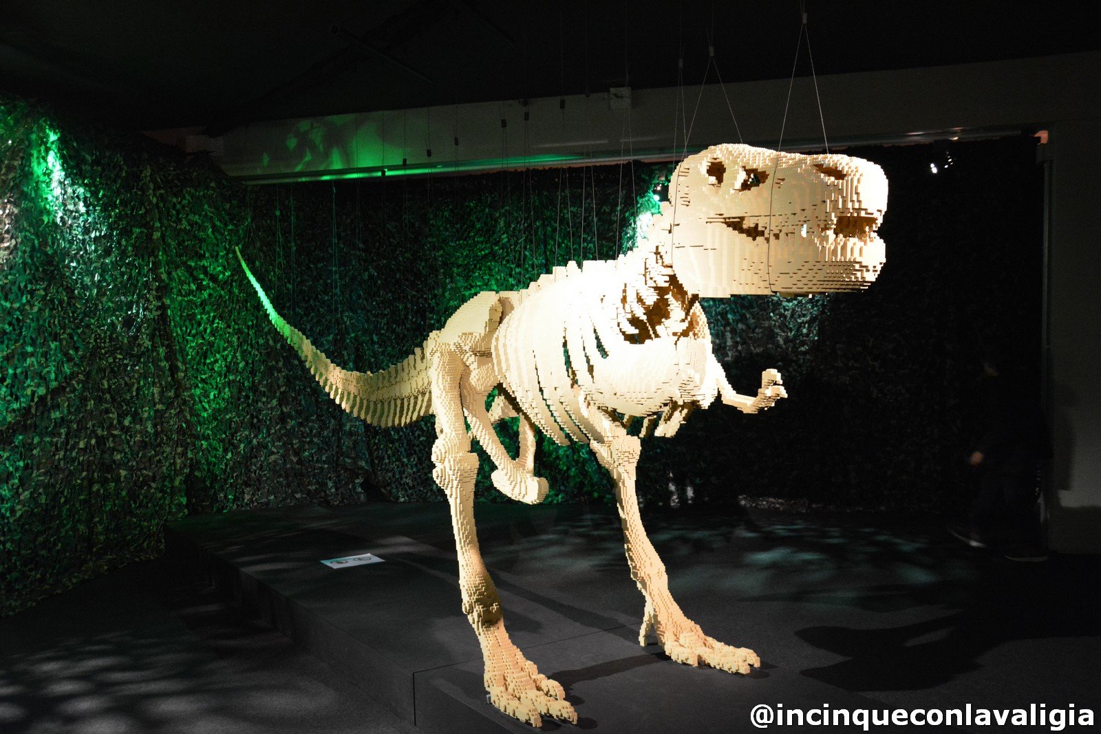 Dinosauro in lego The Art of the Brick dinosauro