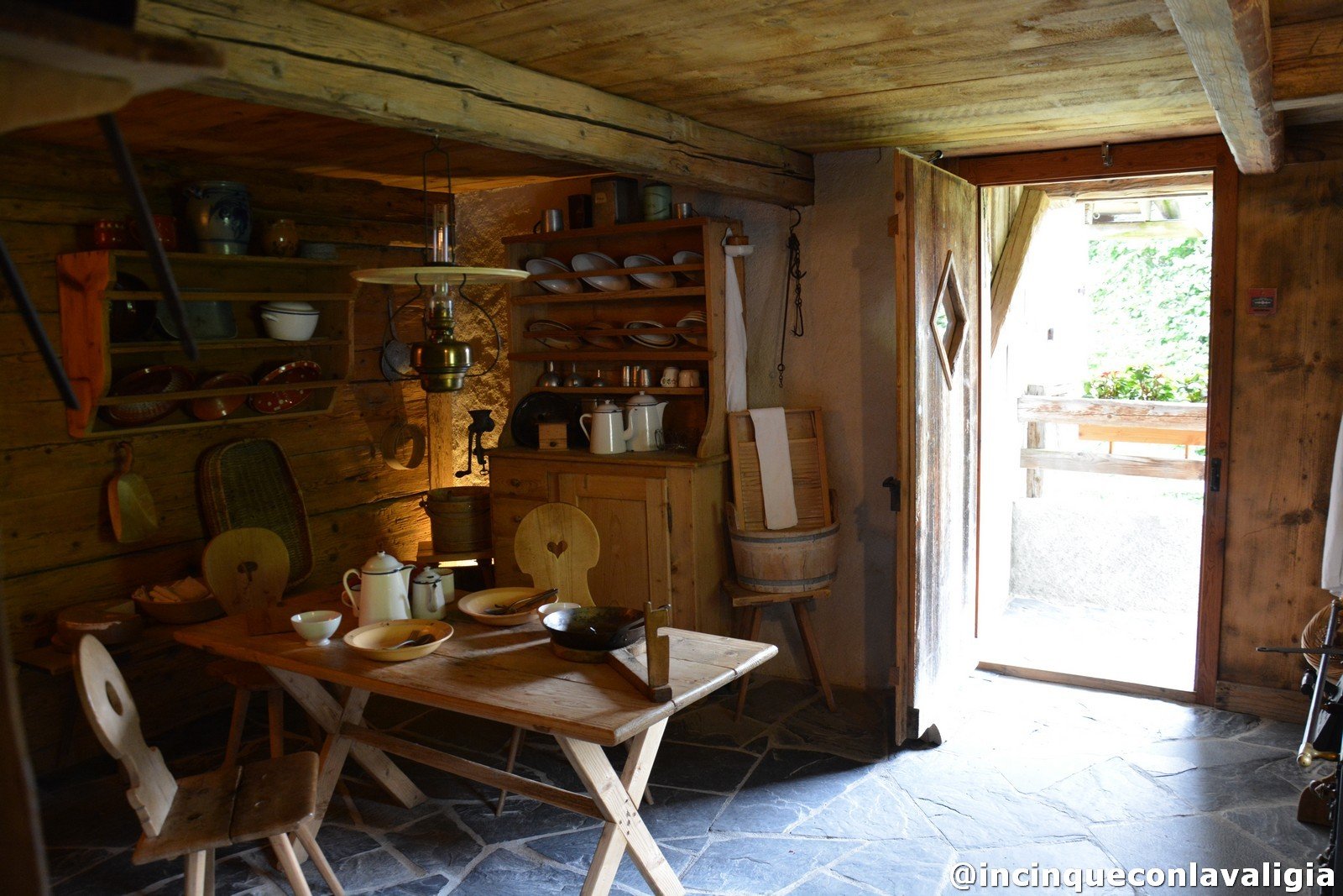 L'interno della casa di Heidi La casa di Heidi in Svizzera