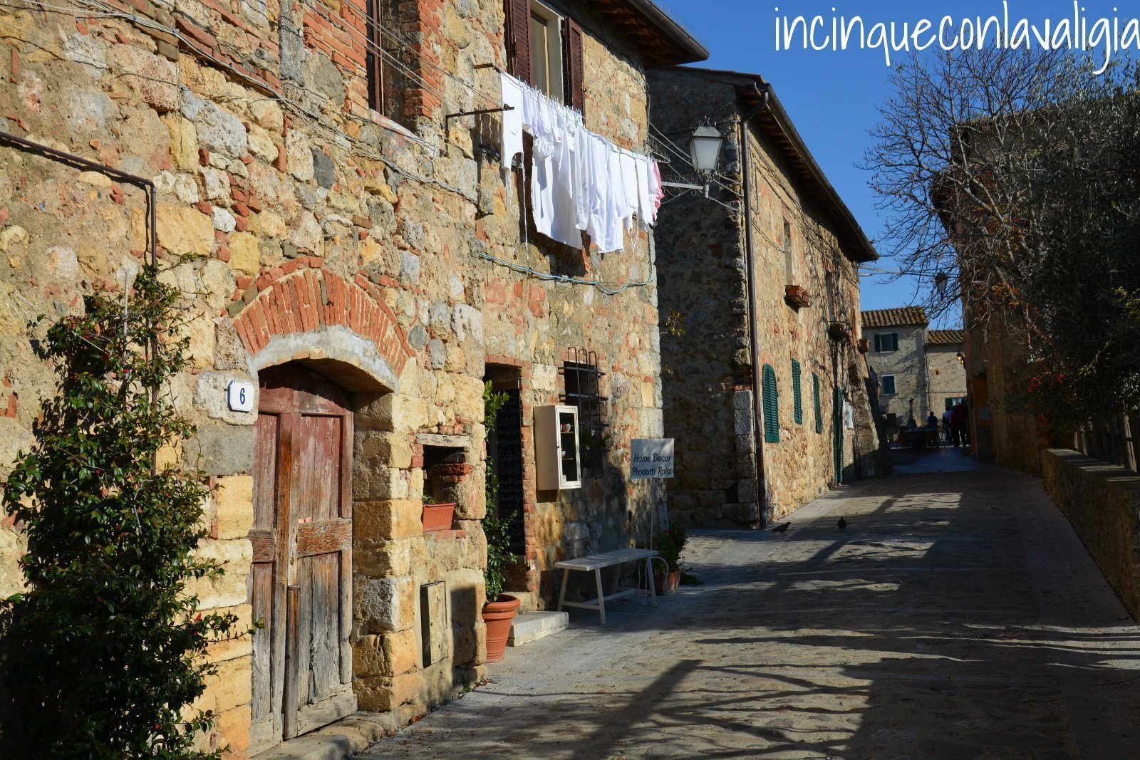 Le vie del borgo di Monteriggioni Monteriggioni e il fascino medievale