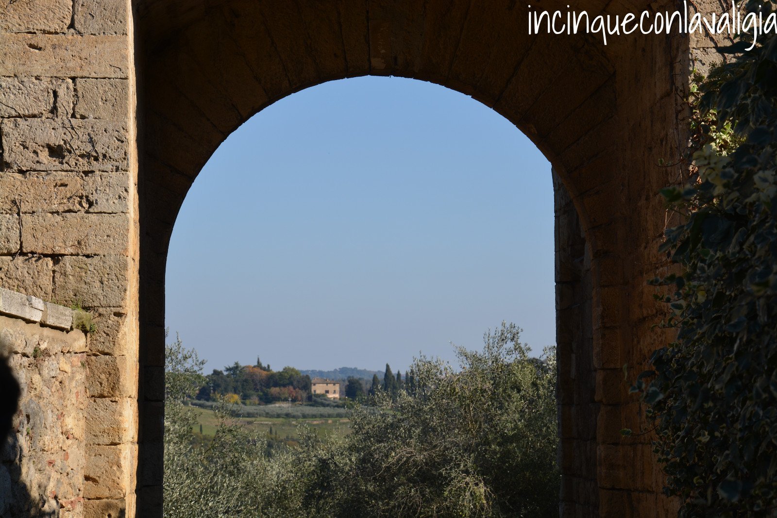Monteriggioni le mura Monteriggioni e il fascino medievale