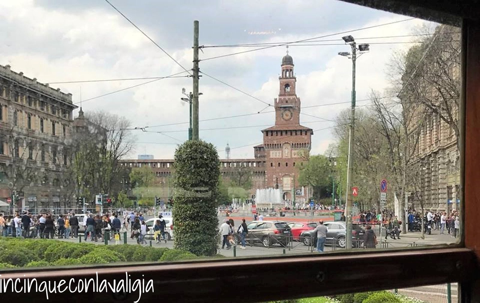 Il Castello sforzesco dal tram Tram City Kids a Milano