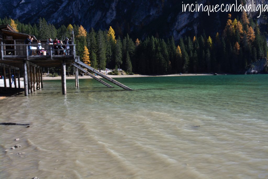 Attracco barche lago di Braies Lago di Braies attracco barche