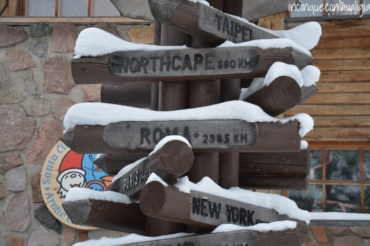 Circolo polare artico a Rovaniemi Il vero Babbo Natale in Lapponia distanza da Capo Nord