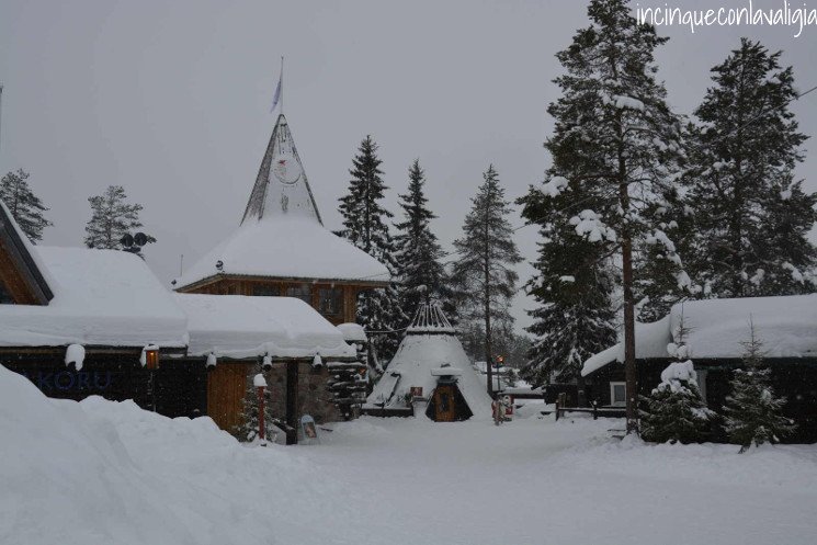 Il paese di Babbo Natale a Rovaniemi Il vero Babbo Natale in Lapponia