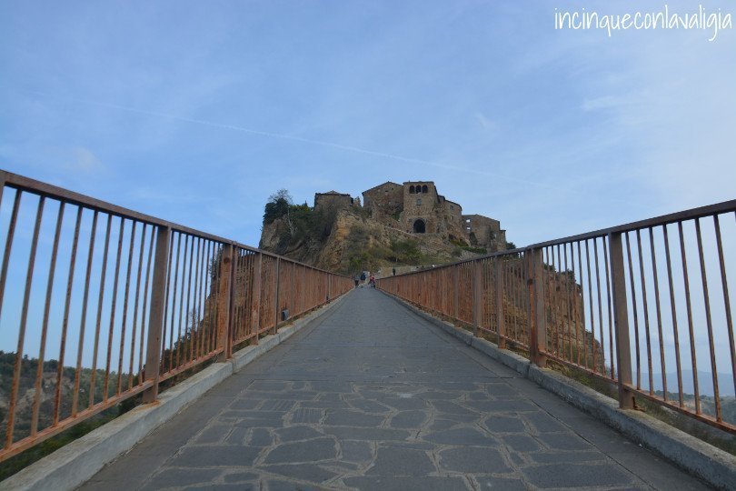 Civita di Bagnoregio ponte Civita di Bagnoregio