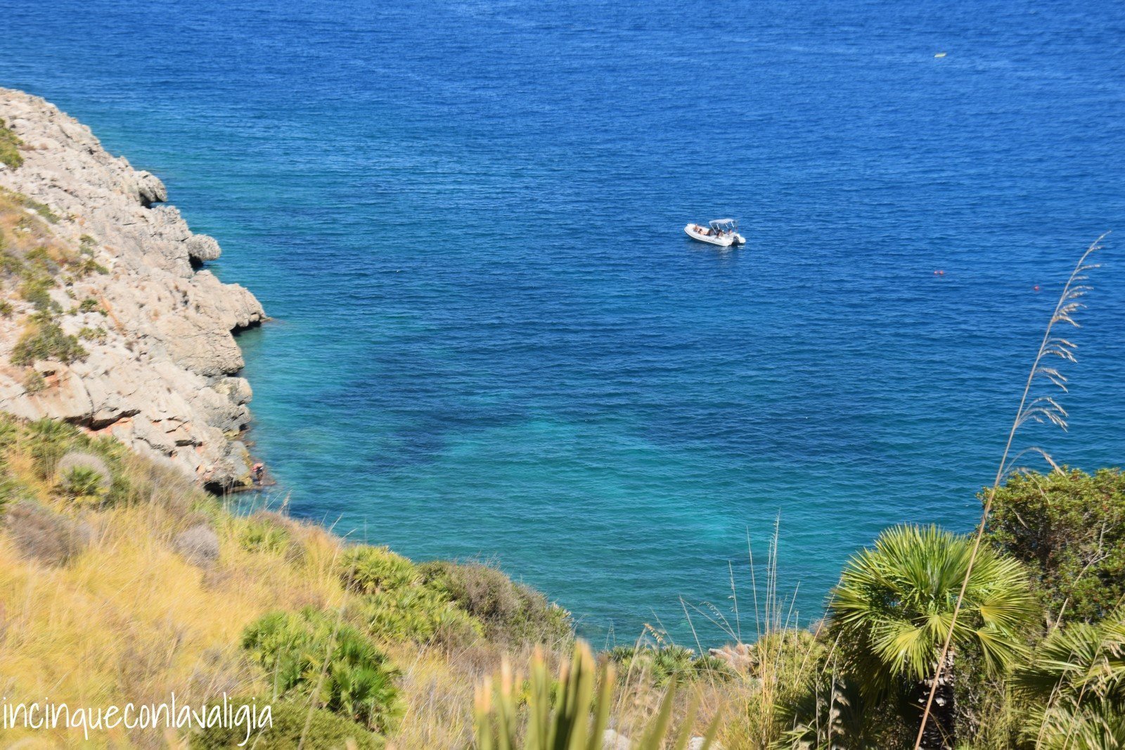 Il mare della riserva dello Zingaro Itinerario nella Sicilia nord-occidentale
