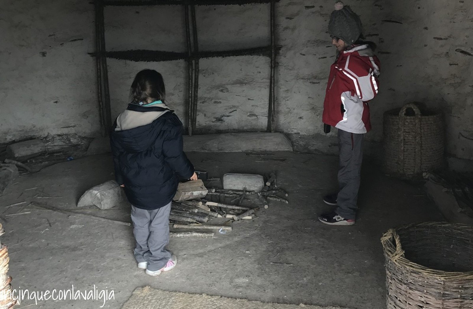 Visitare Stonehenge con bambini Stonehenge villaggio neolitico con bambini