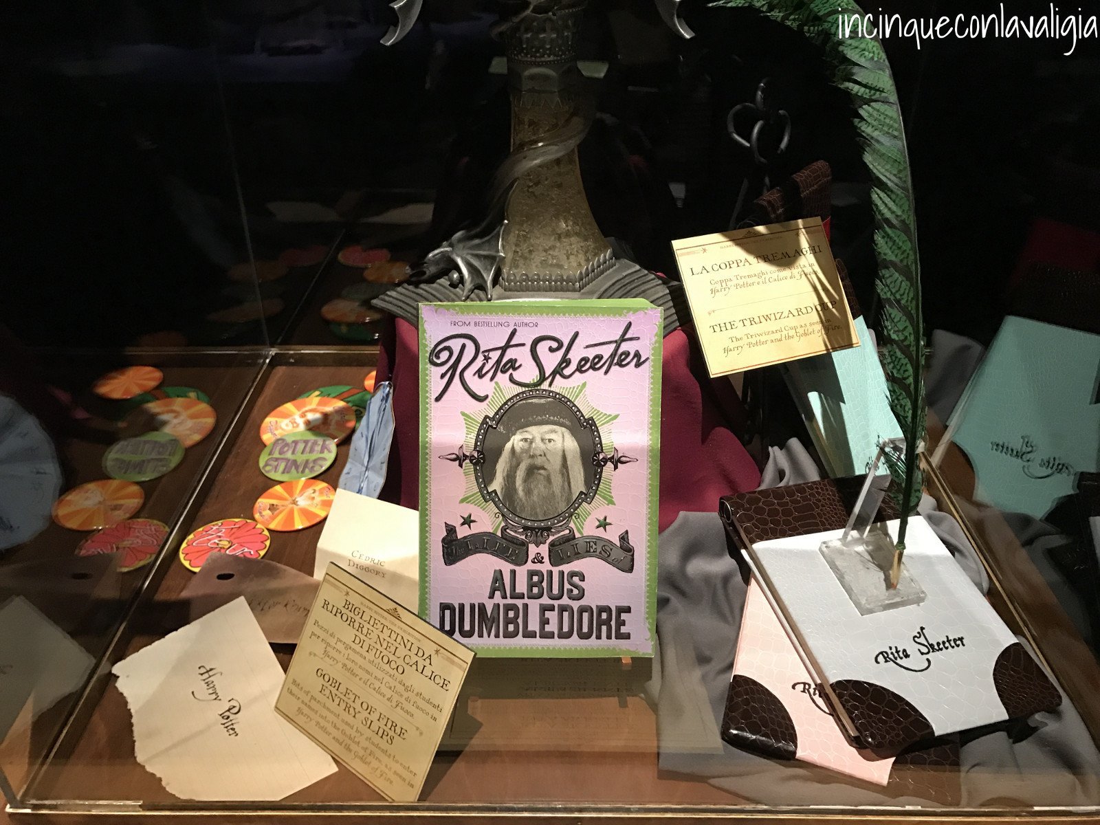 La biografia di Silente di Rita Skeeter Mostra di Harry Potter a Milano