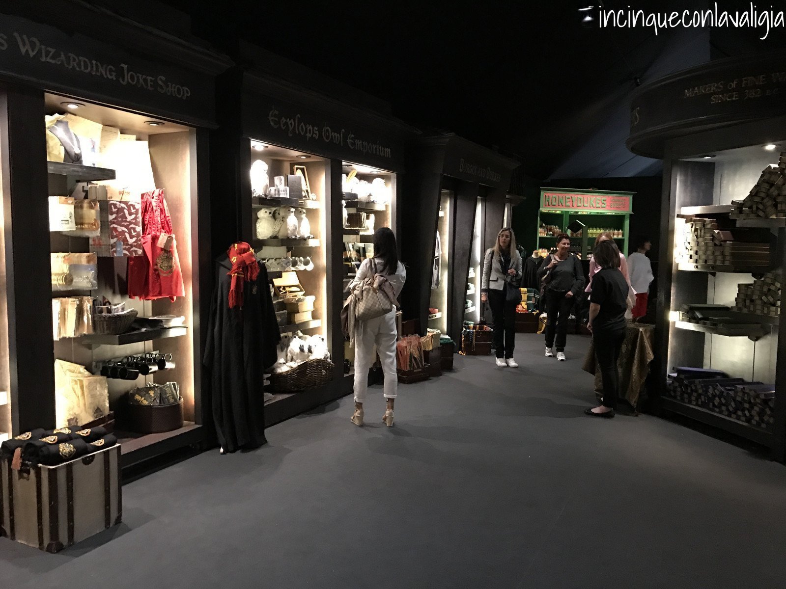 Harry Potter Exhibition Milano lo shop Mostra di Harry Potter a Milano