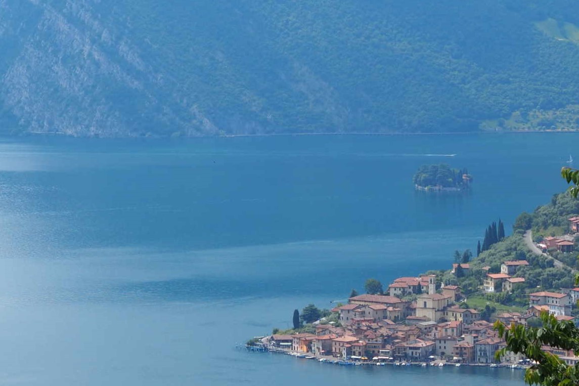 Il paesaggio del Lago di Iseo Lago di Iseo #nonabbiamoilmare