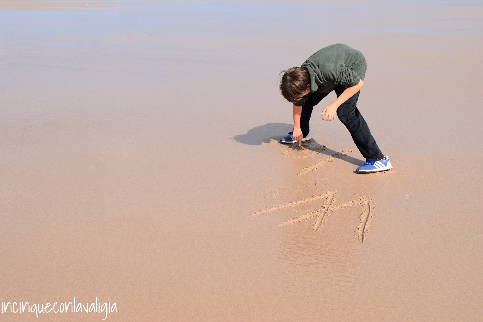 Divertimento sulla spiaggia di Bamburgh Bamburgh Beach