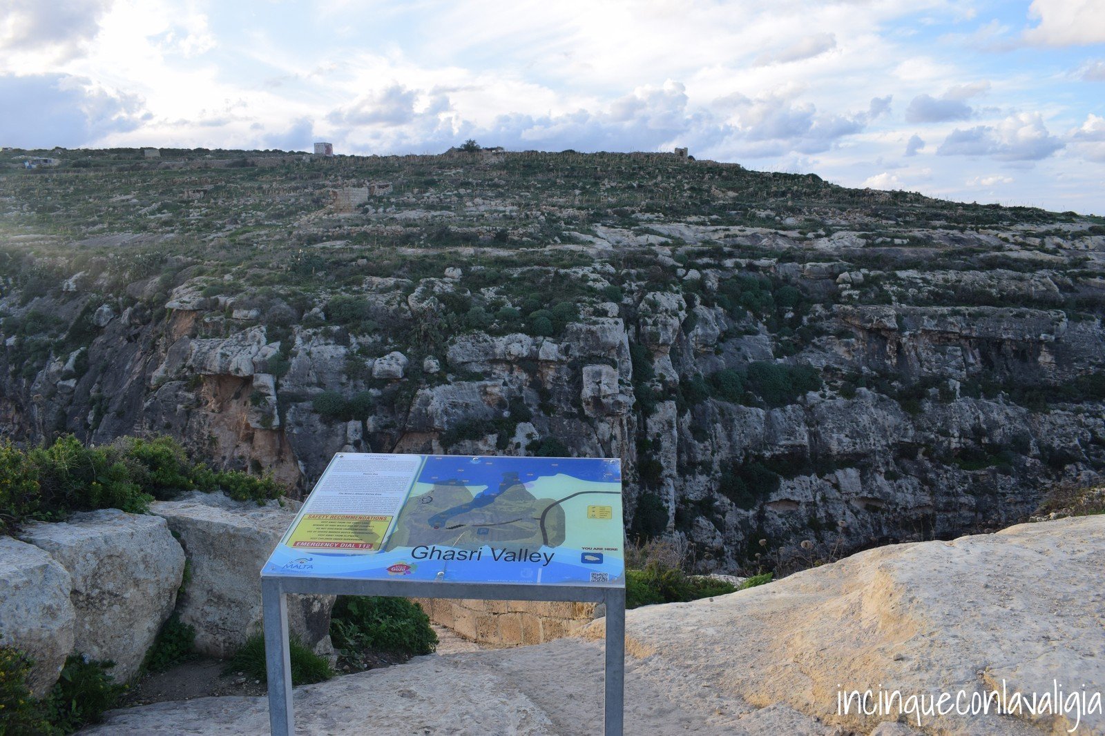 Il fiordo di Wied il-Ghasri a Gozo Fiordo di Wied il-Ghasri a Gozo