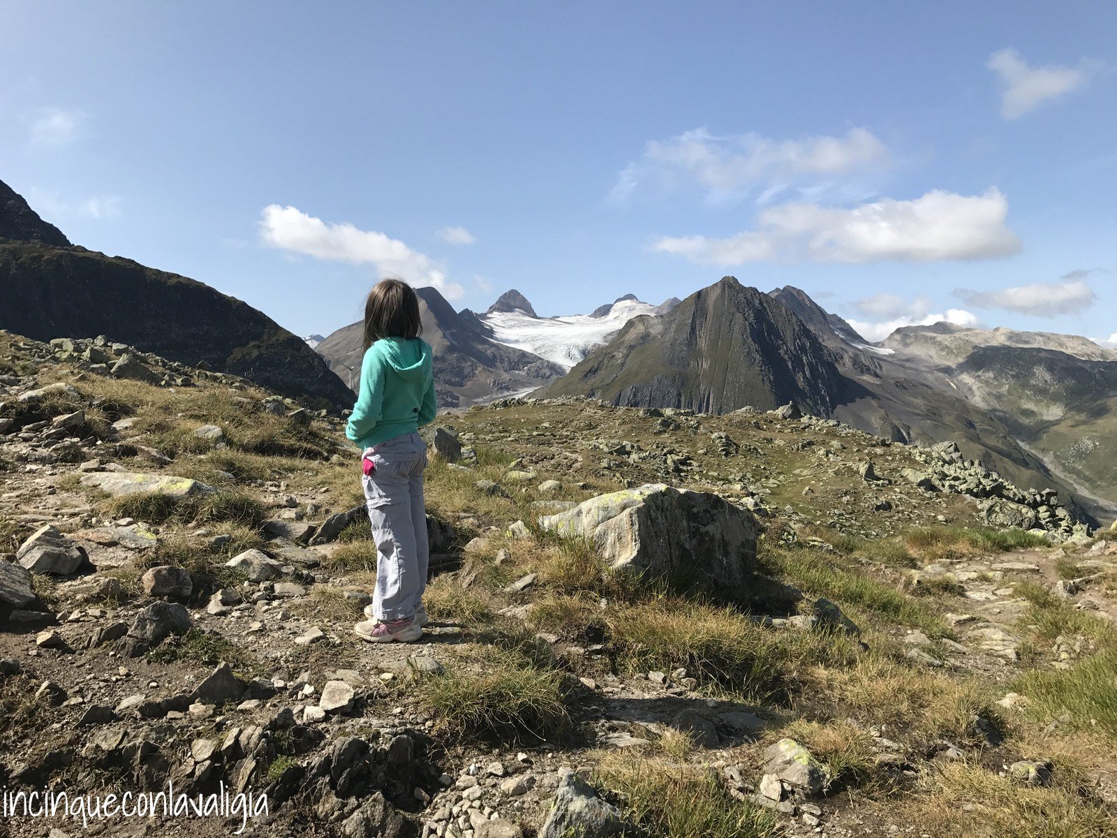 In contemplazione al Passo della Novena Il giro dei passi in Svizzera - panorama dal Passo della Novena
