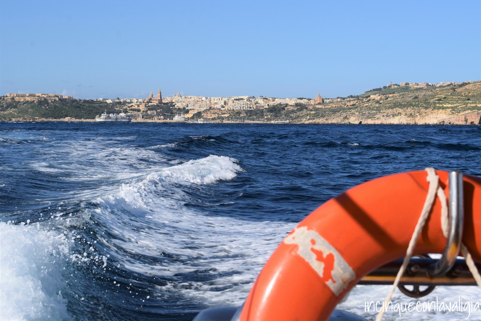 Giro in barca a Comino Giro in barca a Comino