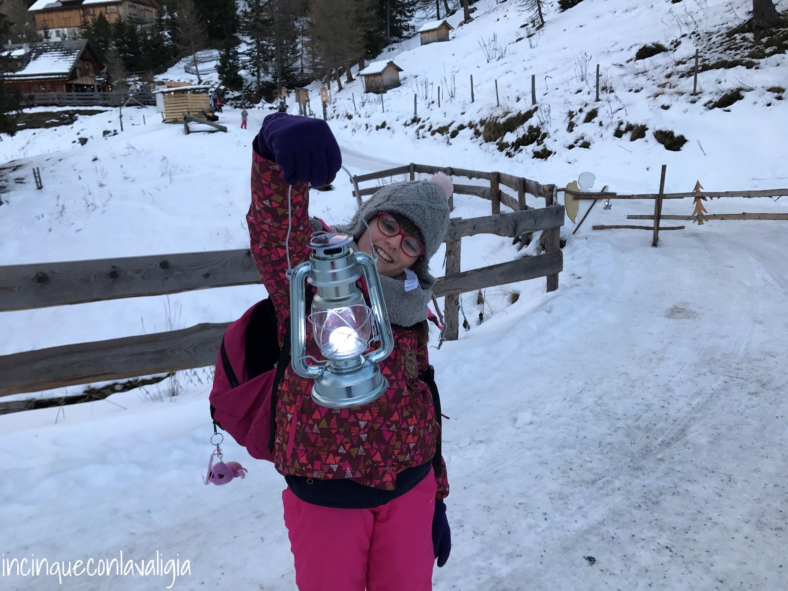 Lanterna illuminata sentiero dell'avvento Lanterne nel Katschberg