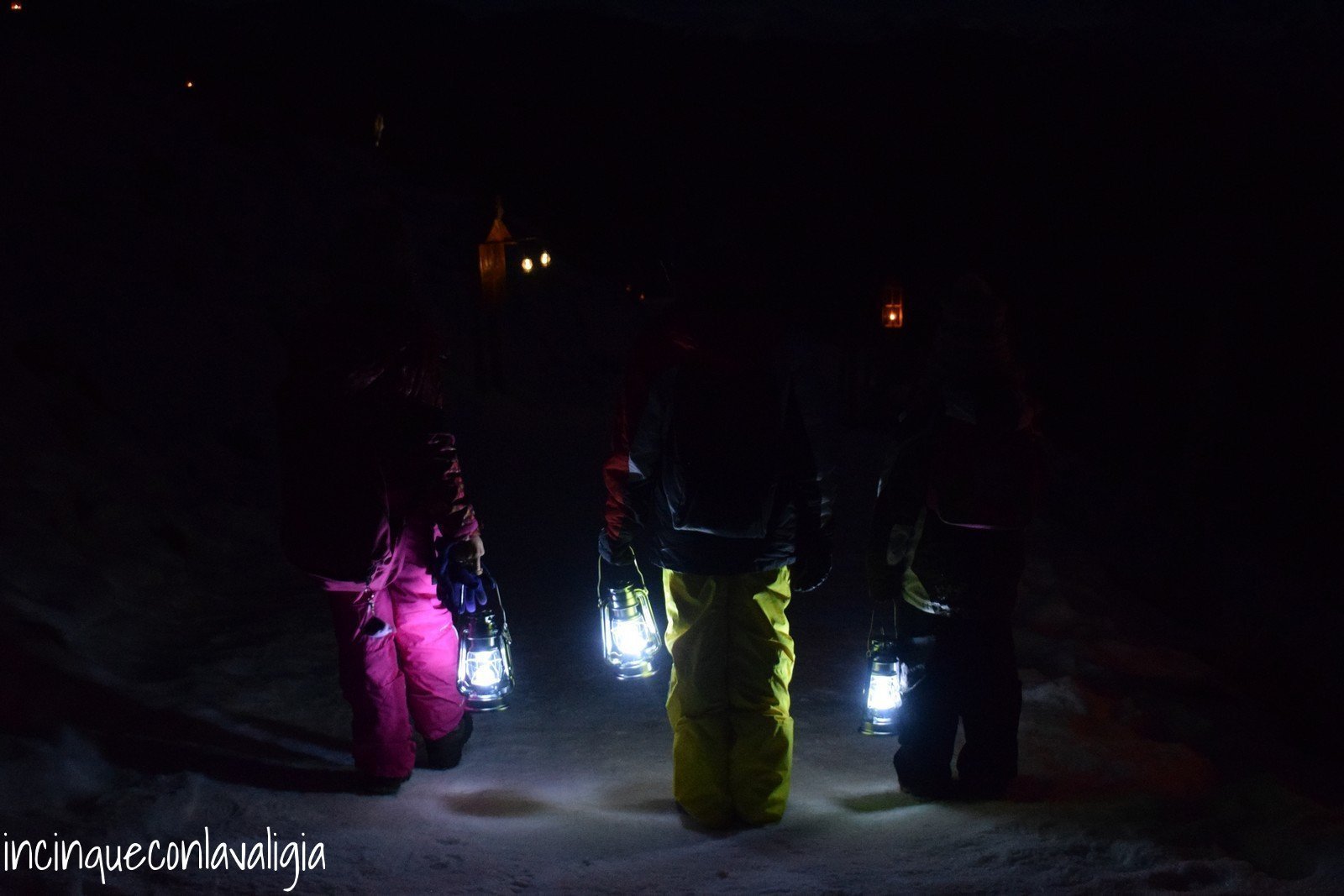 Sentiero dell'avvento in Carinzia Avvento luce che rischiara il cammino