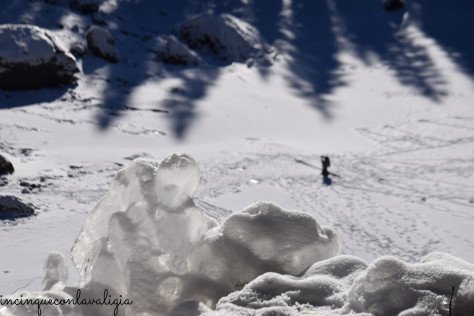 Ondina tra il ghiaccio Ondina Lago di Carezza in inverno