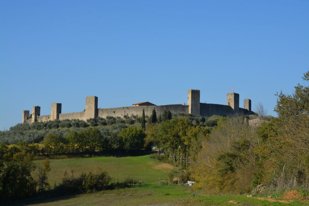 Monteriggioni_mura_torri
