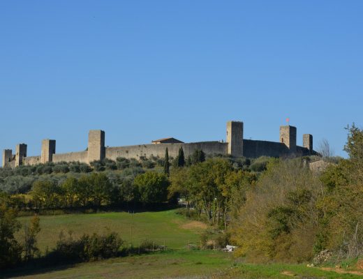 Monteriggioni_mura_torri