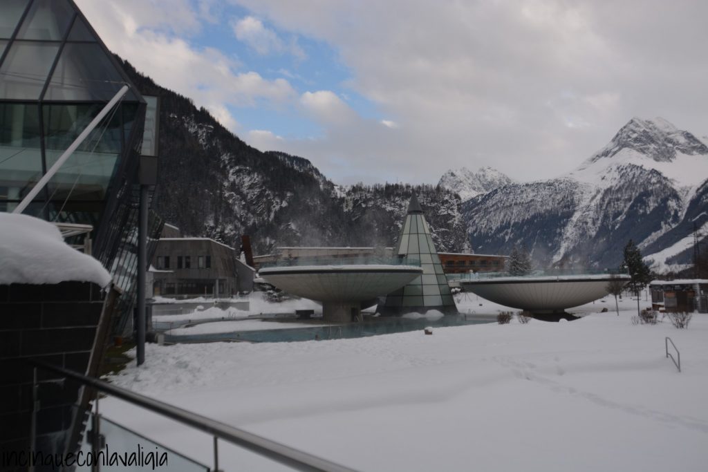 Aqua Dome con la neve Aqua Dome terme Alpi Tirolo