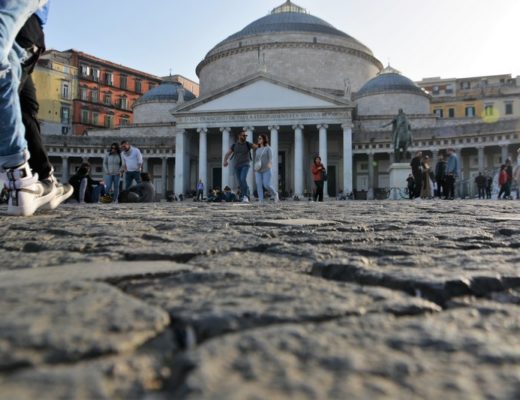 Piazza del Plebiscito a Napoli