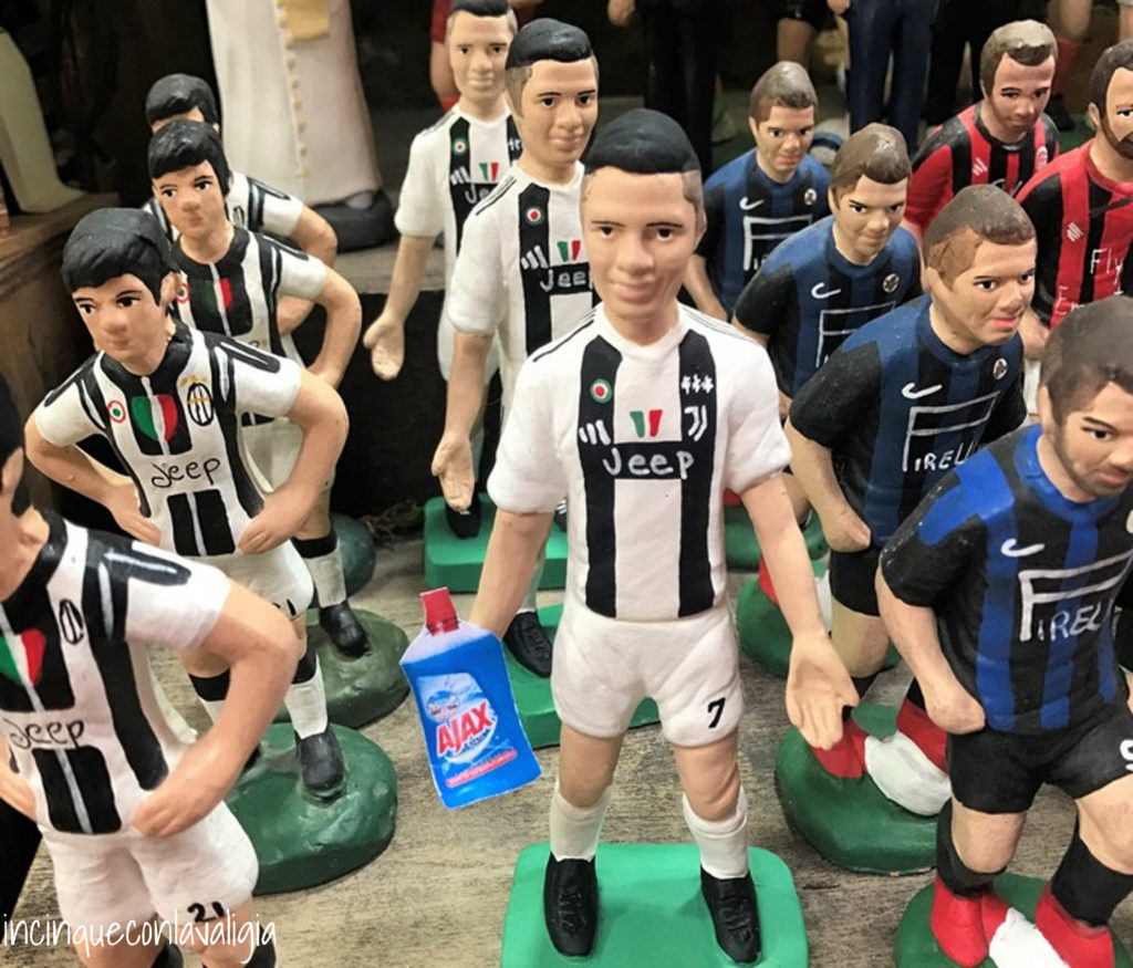 Statuine spiritose per il presepe Spaccanapoli