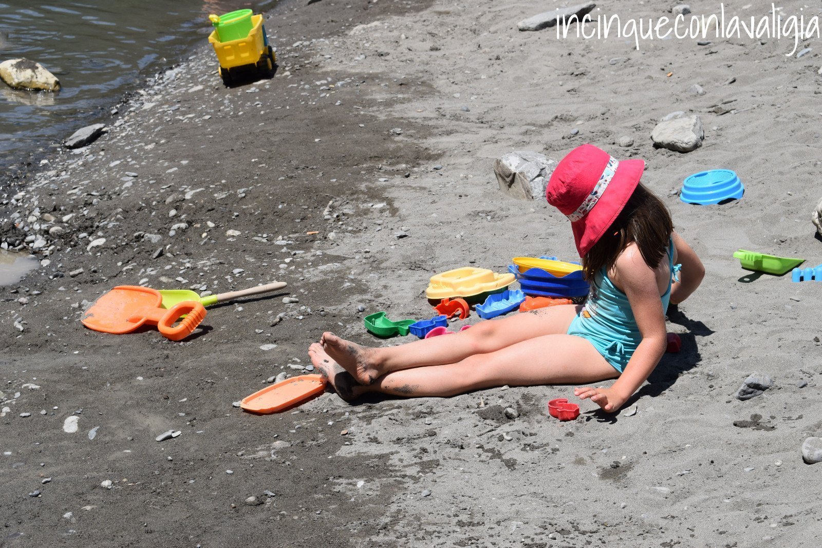 Modalità spiaggia lungo il fiume Vita balneare al fiume Lombardia e dintorni