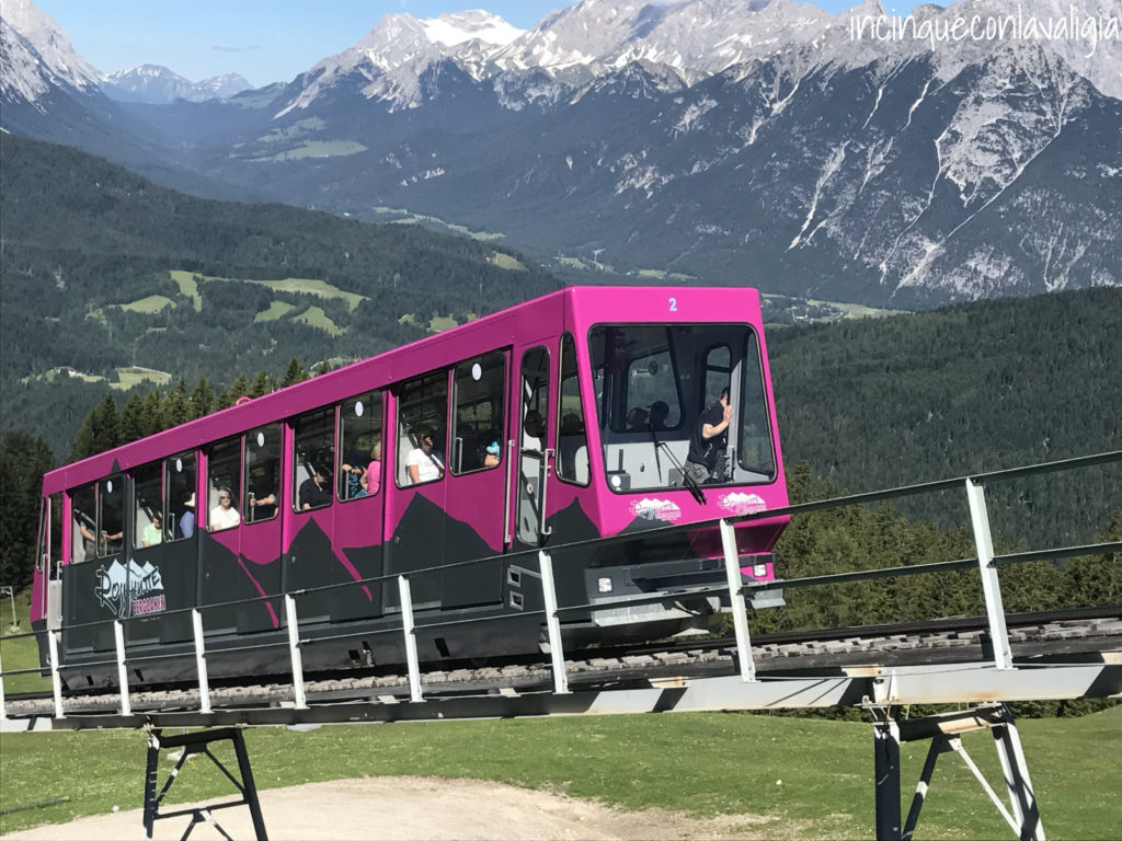 Gola Leutasch - funicolare rosa Funicolare rosa a Rosshütte