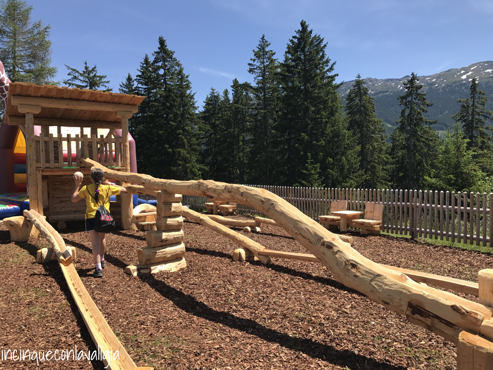 Parco giochi al rifugio Glungezer Parco giochi Glungezer rifugio