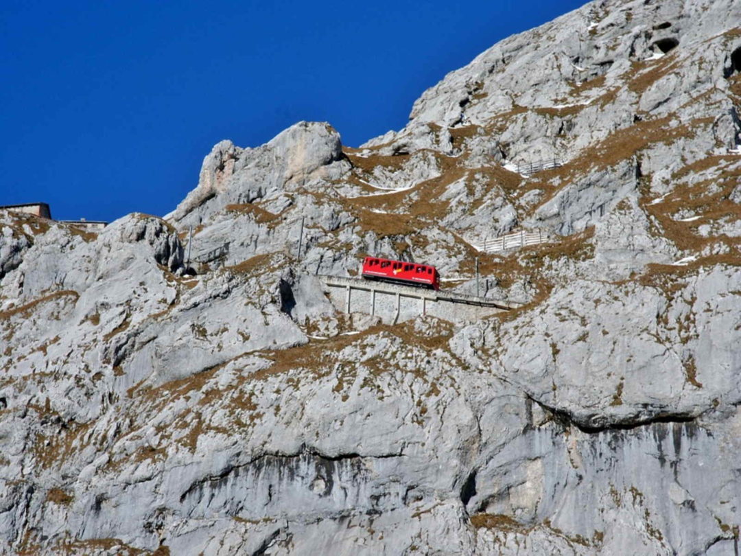 Pilatus in Svizzera salita in cremagliera