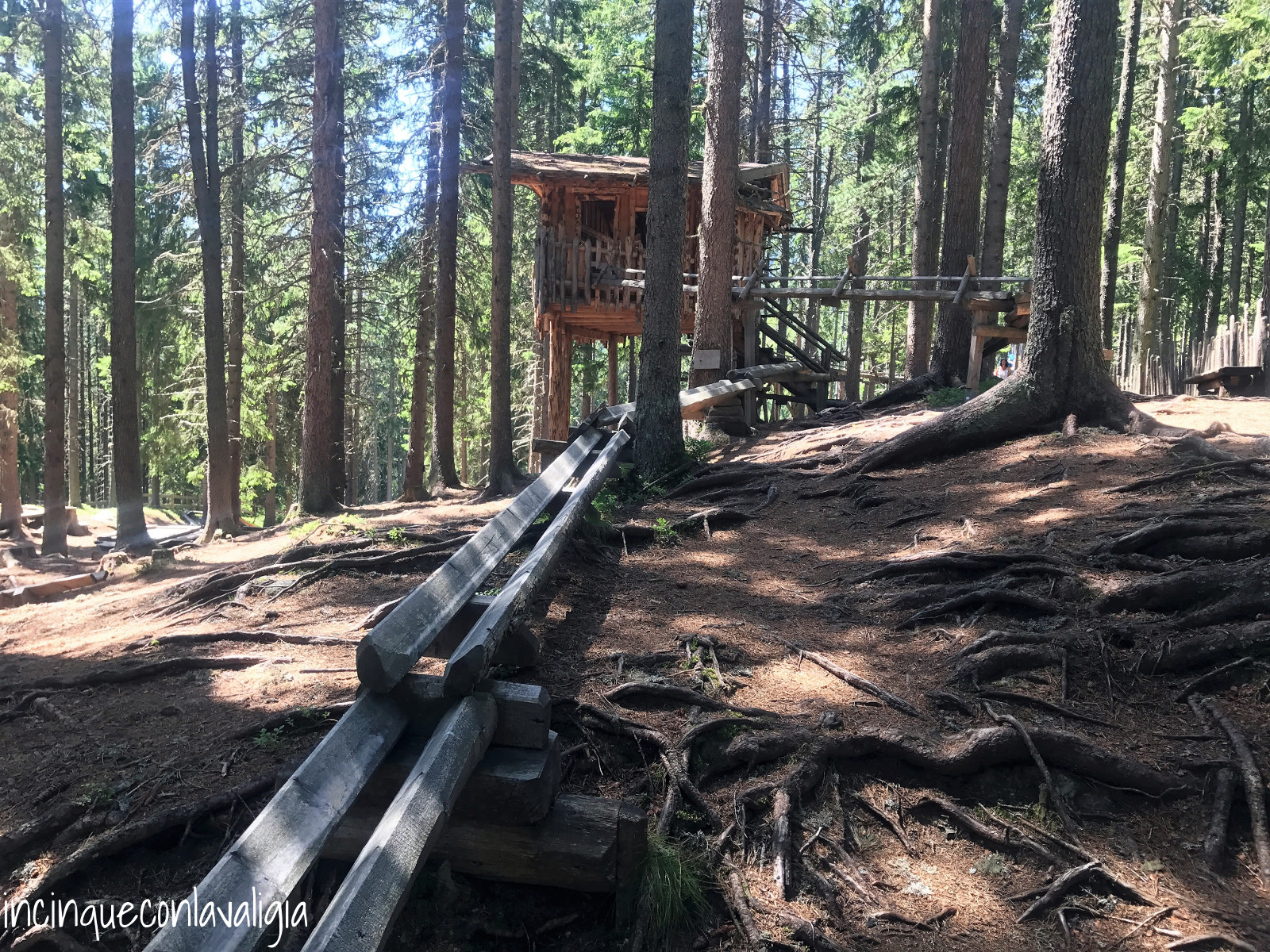 Casetta nella pista di biglie Casetta nel bosco delle biglie Kugelwald