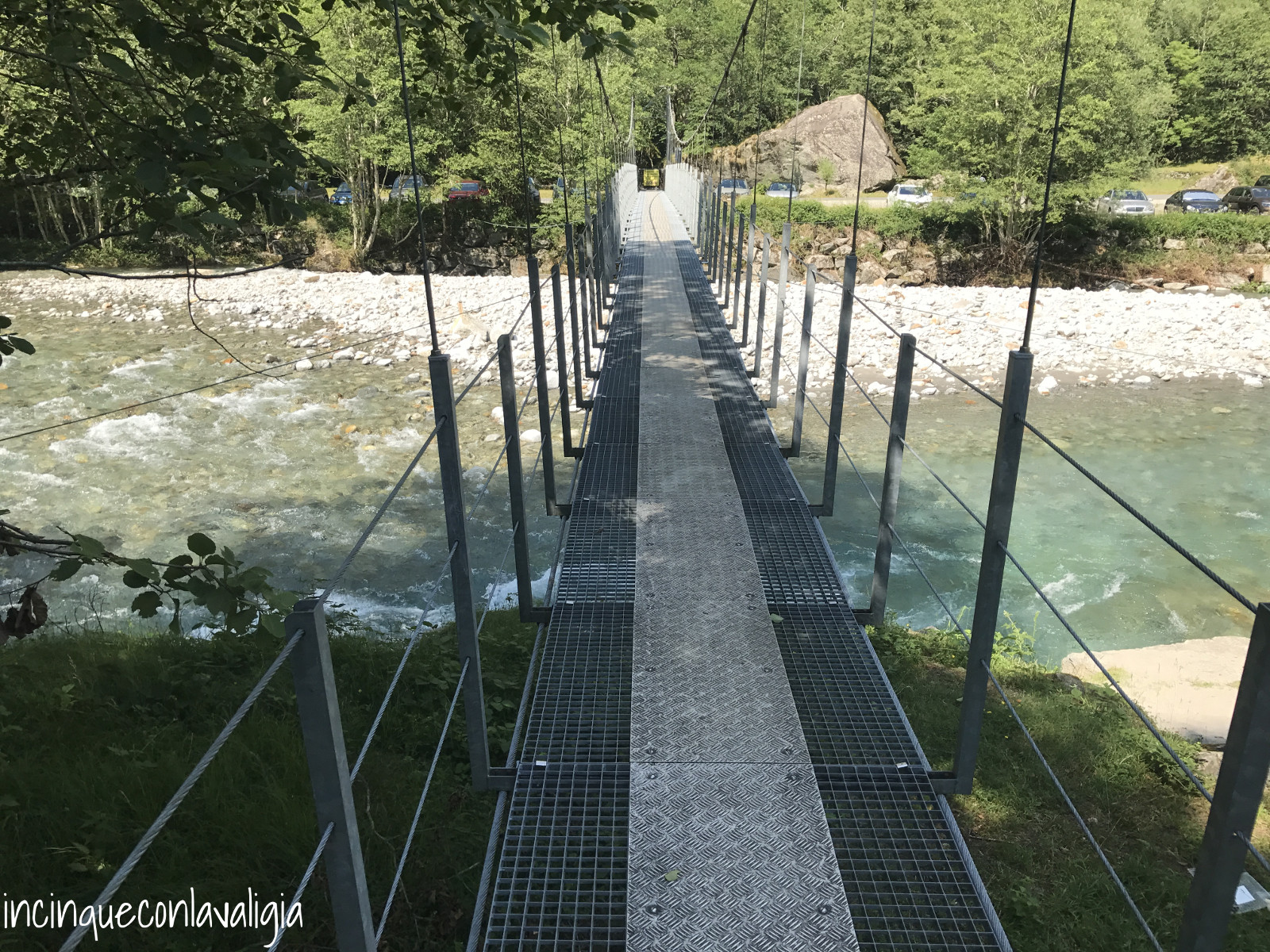 Ponte sospeso a Sabbione in Val Bavona Ponte sospeso a Sabbione in Val Bavona