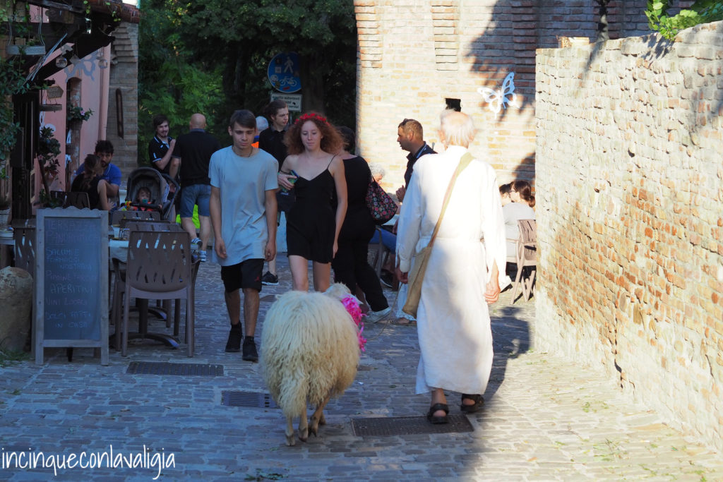 Personaggi per le vie di Gradara Personaggi per le vie di Gradara