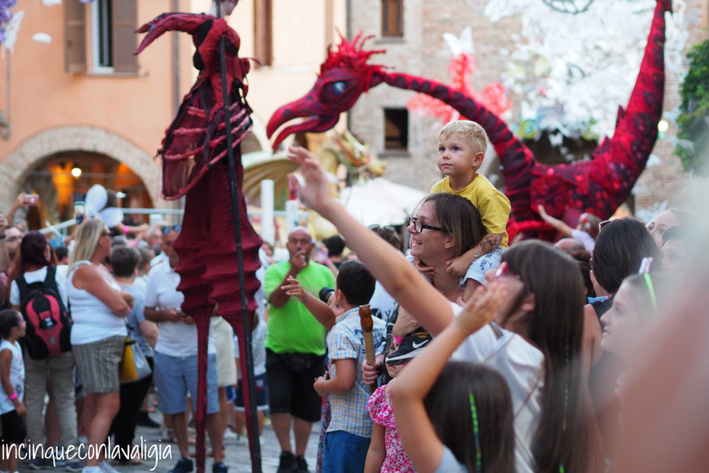Sfilata a Gradara Stupore per le vie di Gradara