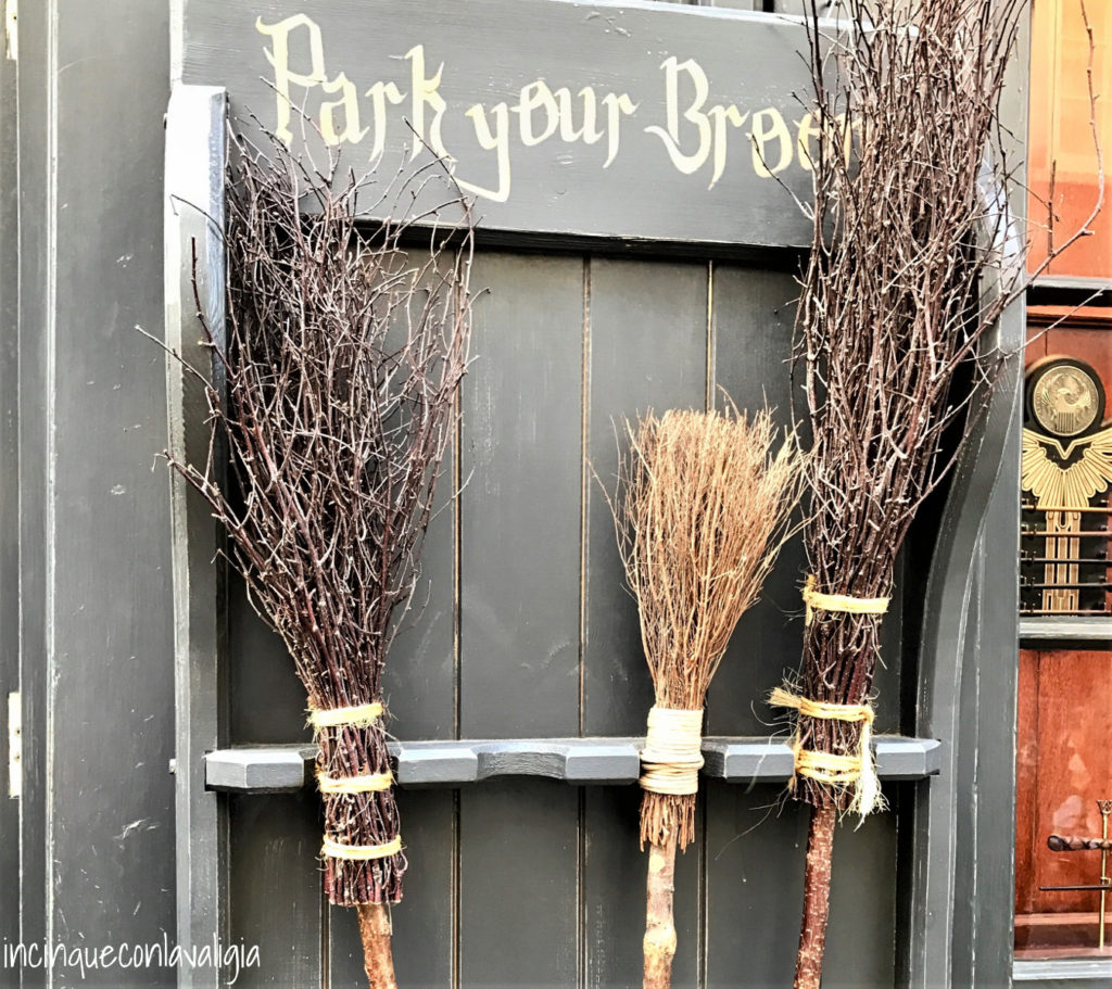 Park your broom negozio di Harry Potter York Potteriana