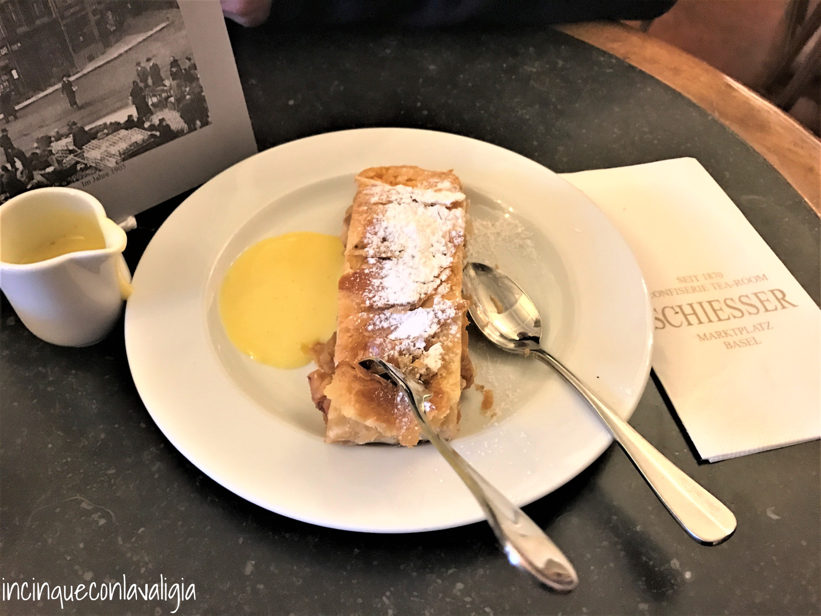 Strudel di mele al locale storico Schiesser Strudel di mele per due da Schiesser