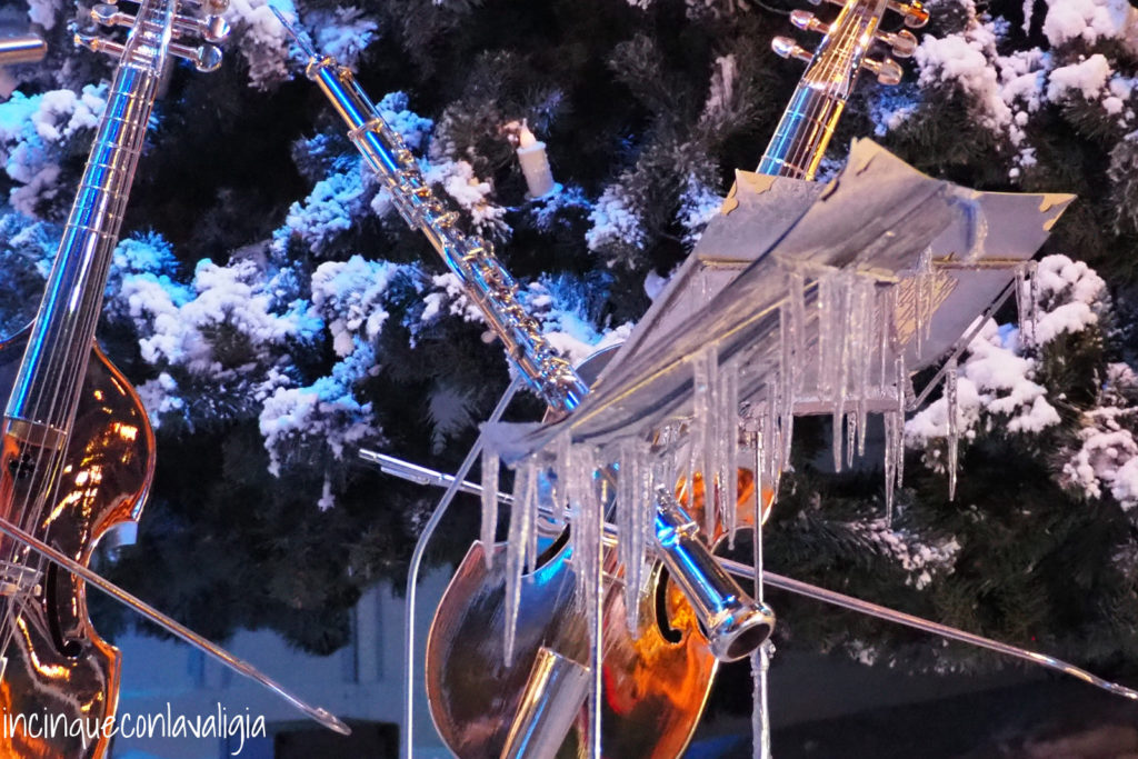 Hogwarts agli Studios di Harry Potter a Londra a Natale Hogwarts nel periodo Natalizio