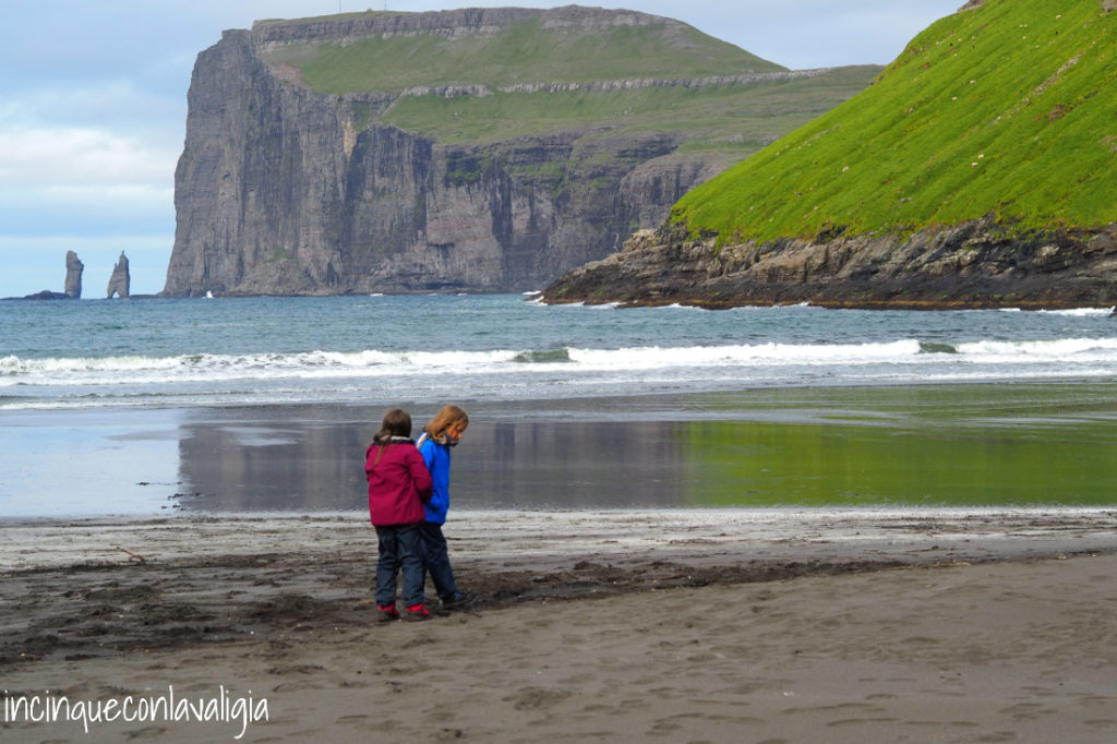 La spiaggia di Tjornuvik Sulla spiaggia di Tjornuvik
