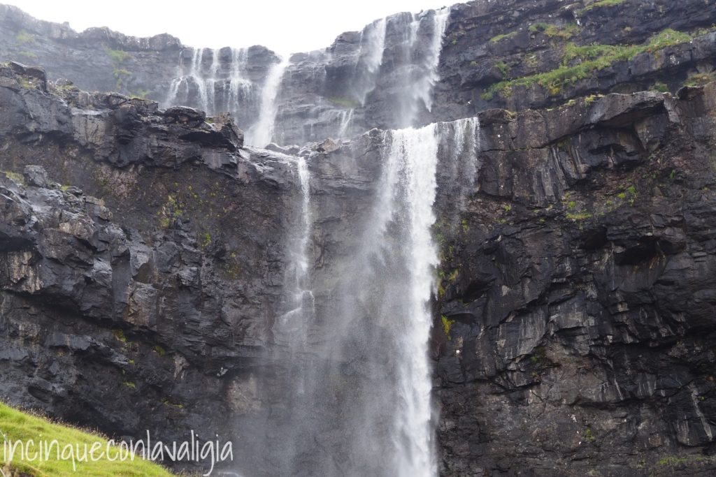Doppio salto cascata Fossa Cascata Fossa Itinerario Isole Faroe