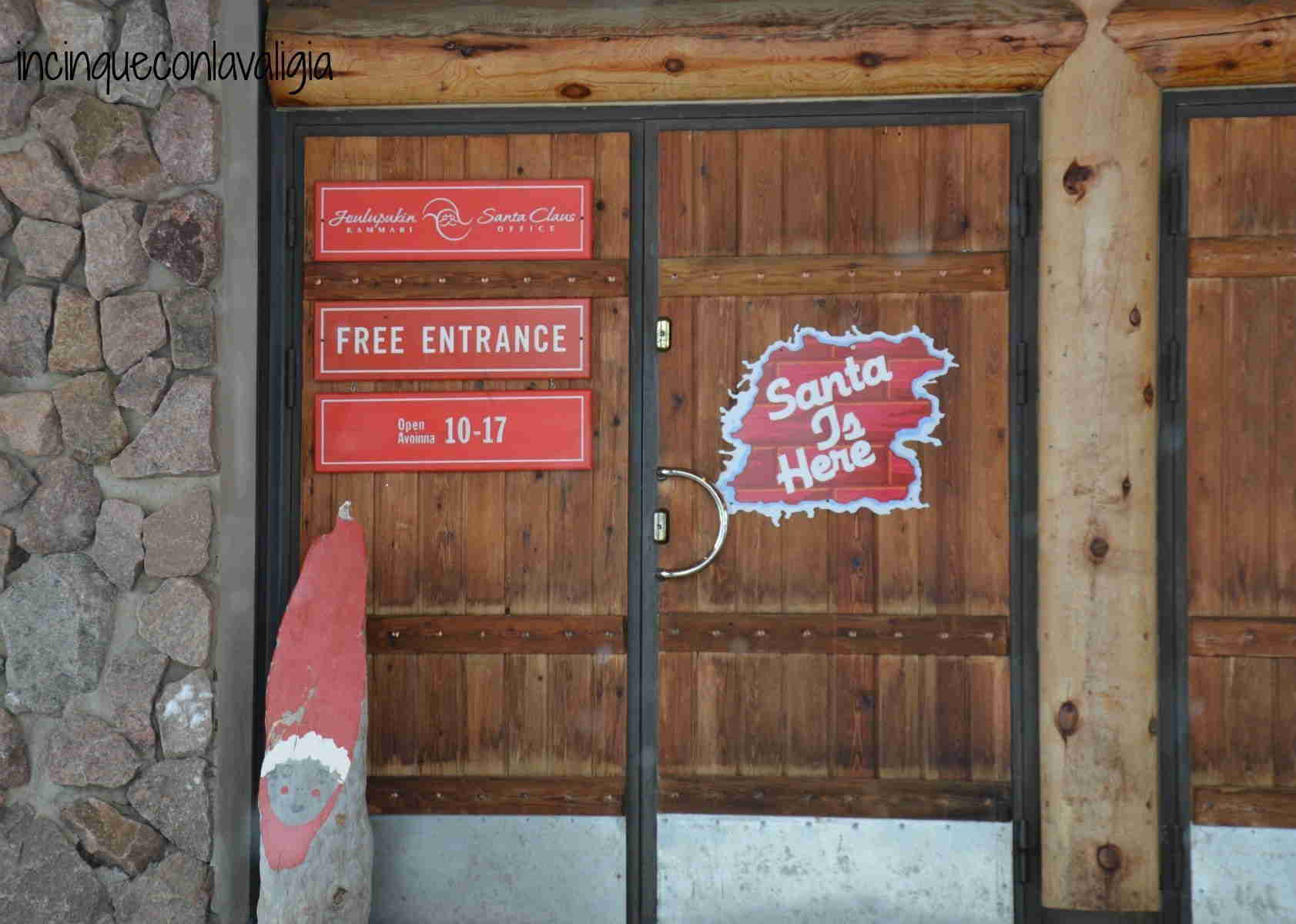 Lapponia con bambini - Ingresso casa di Babbo Natale La casa di Babbo Natale in Lapponia