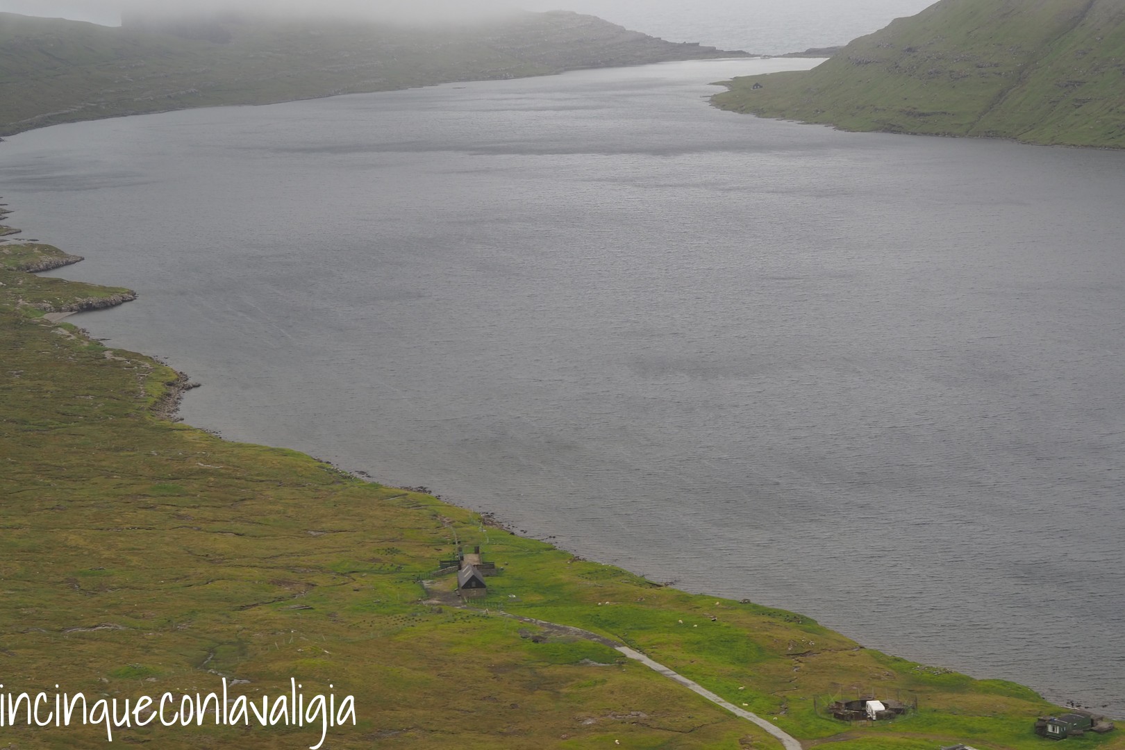 Lago Leitisvatn Lago Leitisvatn dall'elicottero