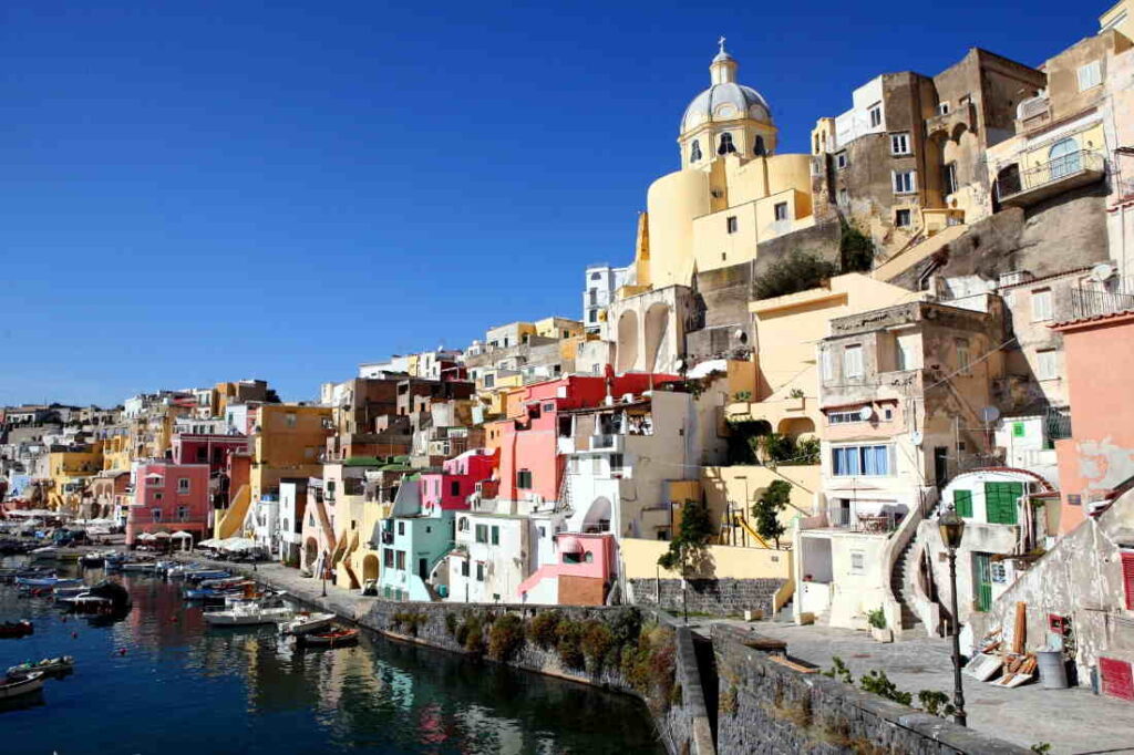 Procida Luoghi più belli da vedere in Italia-Procida